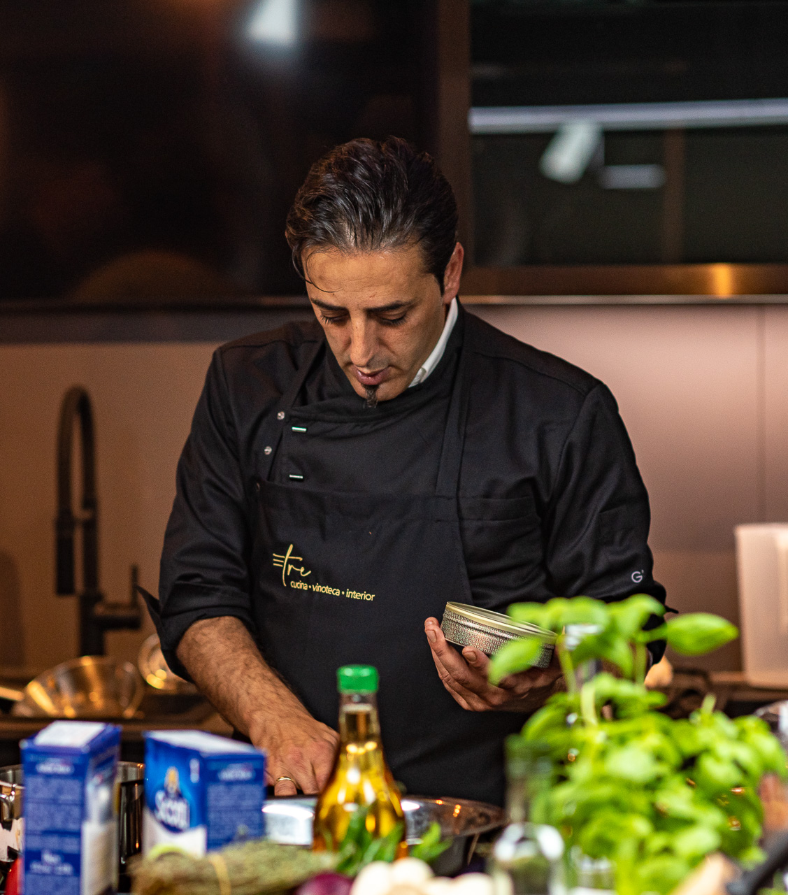 SHOWK CHE Tre SHOWK CHE Tre